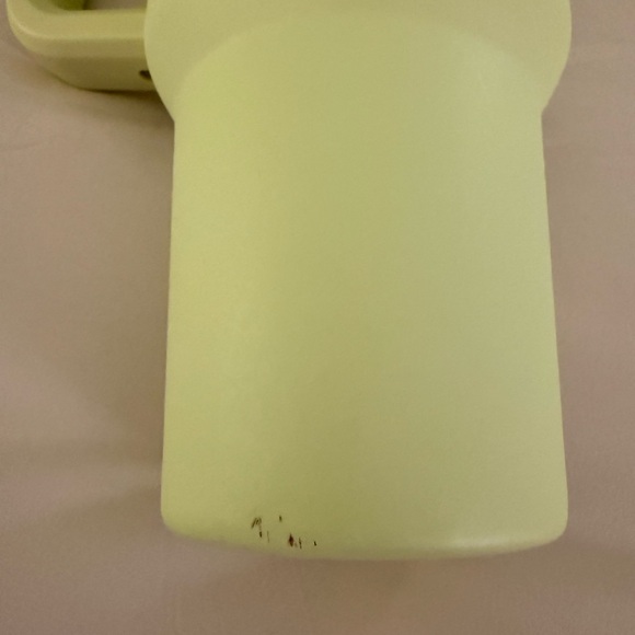 Stanley Neon Green 40oz Quencher - Picture 3 of 8